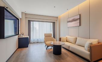 Shihezi Pedestrian Street Xihuan Road Atour Hotel