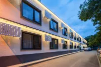 Lanxi Youth Hotel (Beijing Yonghegong Gulou Street Subway Station) Hoteles en Madian