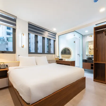 Golden Lunar Hotel - Bui Vien Walking Street, District 1 Отели рядом с достопримечательностью «Район 1»