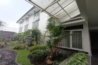 Cipto Apartment Hotels near Trek Lari KONI GOR Pajajaran
