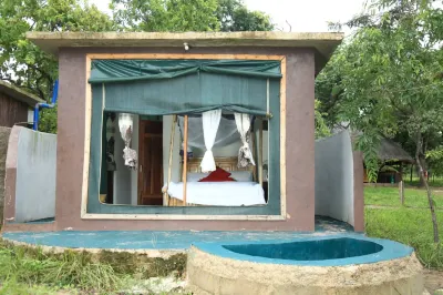 Double G Safaris and Camp Mikumi Hotel a 