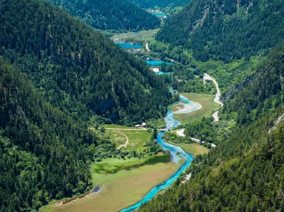 Nananka Tibetan Lodge (Jiuzhaigou Scenic Area Penjingtan) Hotel in zona Jianzhu Lake