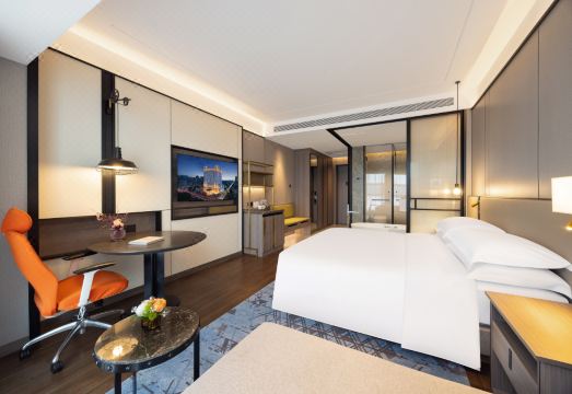 더블트리 바이 힐튼 안산의 깔끔한 로비 모습 이미지