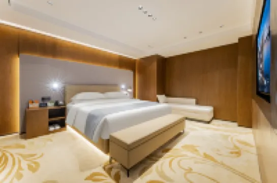 Changchun Spring Hotel (People's Square Changchun Railway Station Branch)