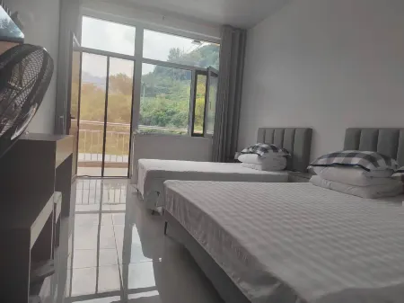 Qingfeng Yaju Homestay Отели рядом с достопримечательностью «Baishishan World Geological Park Museum»