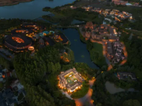 Dongfengyun Niuduoluo Music Castle Hotel Hotels in Mile