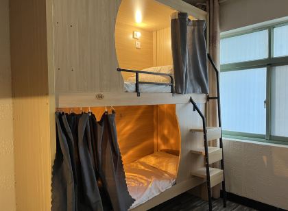 汐茉青旅（貴陽噴水池地鐵站太平路網紅街店）