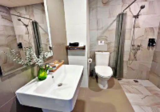 โรงแรมเดอะ ซิกส์ทีนท์ ในยาง บีช - รถรับส่งสนามบินฟรีตามตารางเวลา