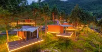 Sleftravelinn| Misty Manor · Sunlit Golden Peaks · Cloud-Nest Secluded Lodge - Business