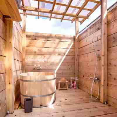 Cottage Harvest tree Rooms