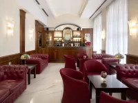 Lancaster Hotel Hotels near Allianz Tower