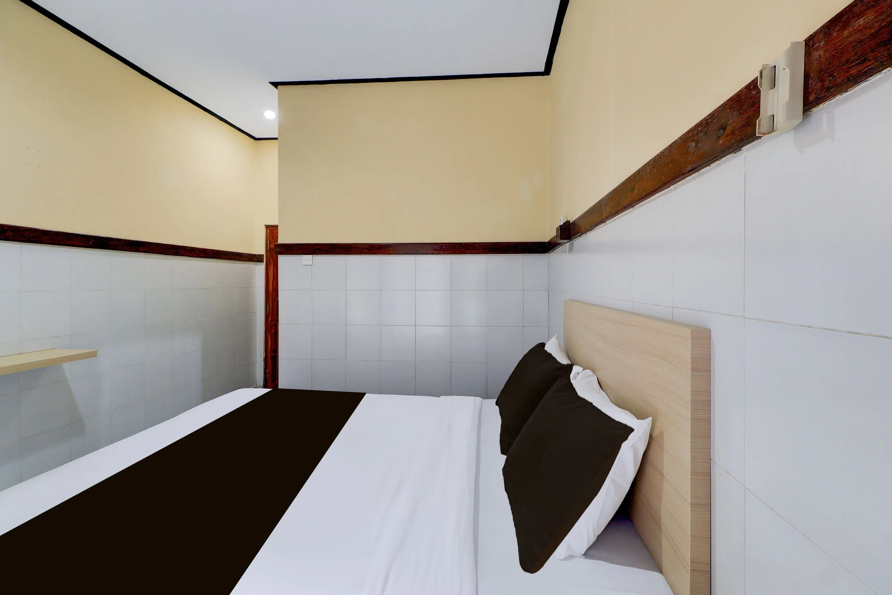 Townhouse Oak Legian Near Legian Beach Formerly Sayang Maha Merta Zimmer Photos