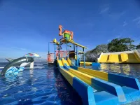 Costa Azalea Crusoe Cabins - Beach