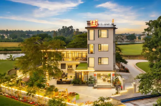 Five Stars Diaolou Lodge​ Hotels near Liyuan