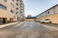 Bona Huishe International Hotel (Yinghu Park Bus Station Branch) - parking