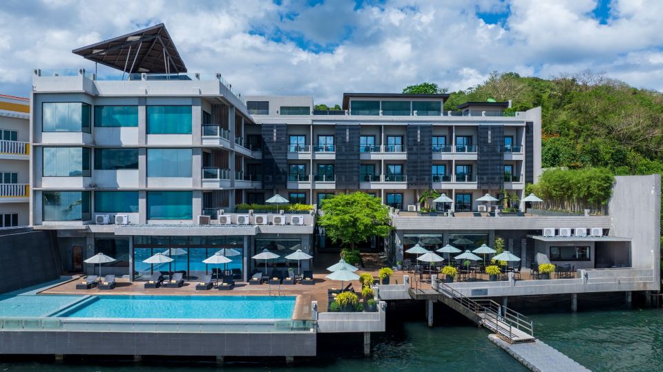 Two Seasons Coron Bayside Hotel