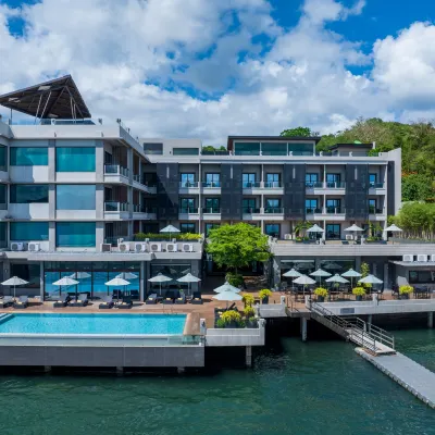 Two Seasons Coron Bayside Hotel Hotels near Siete Picados