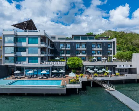 Two Seasons Coron Bayside Hotel Hotels in Coron