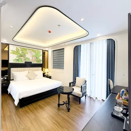 Royal Hotel Lam Ha Отели рядом с достопримечательностью «Гиалам»