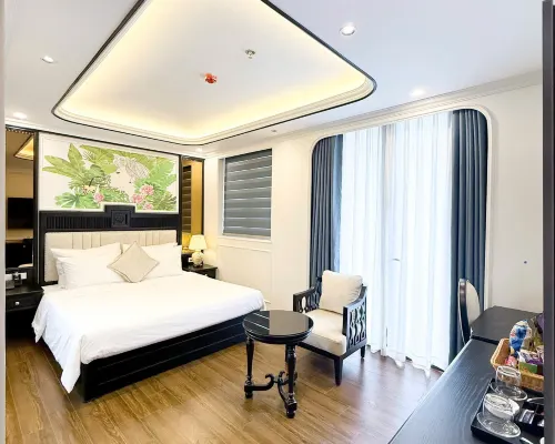 Royal Hotel Lam Ha Hotels near Long Bien