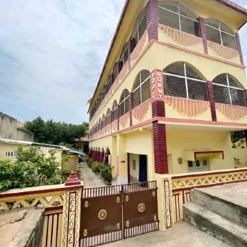 Jolly Homes - 400 Mtrs from ISKCON