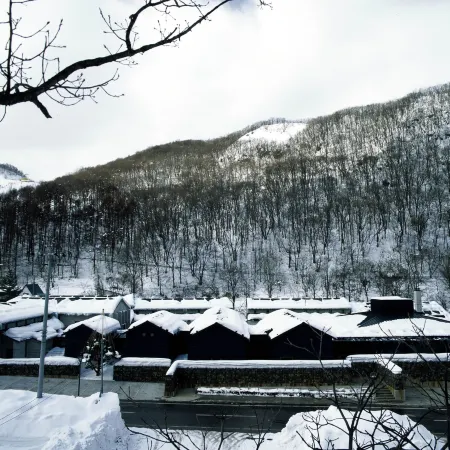 Otaru Retreat by Onko Chishin