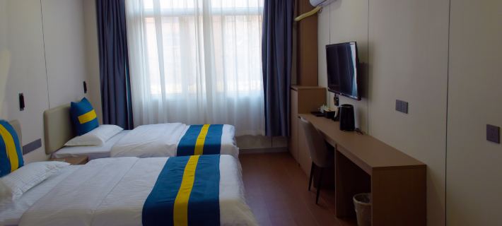 Home Inn UP Huayi Select Hotel (Panjin Railway Station Branch Ξενοδοχεία στην πόλη Παντζίν