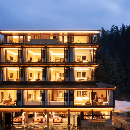 Floral Hotel · Guanhe Wild Charm Hotel