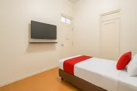 RedDoorz Near Metro Bandung