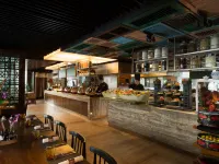 DoubleTree by Hilton Kuala Lumpur Отели рядом с достопримечательностью «Конгресс-центр The Intermark»