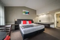 The Angus Hotel - parking