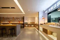 Homeinn Selected Hotel (Yibin West Station Xinyuewan)