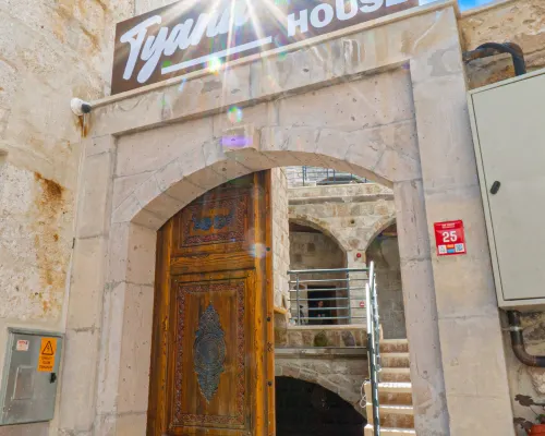 Tyana Cave House Hotels in Nar