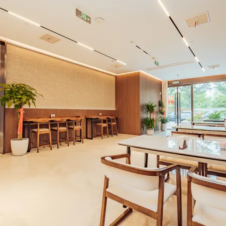 Zhiyun Smart Choice Hotel (Baihetan Subway Station)