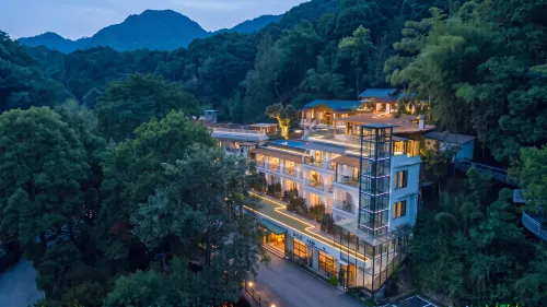 Shixingji Xiangu · Cloud Pool & Private Hot Spring (Qingcheng Mountain) - Infinity Pools