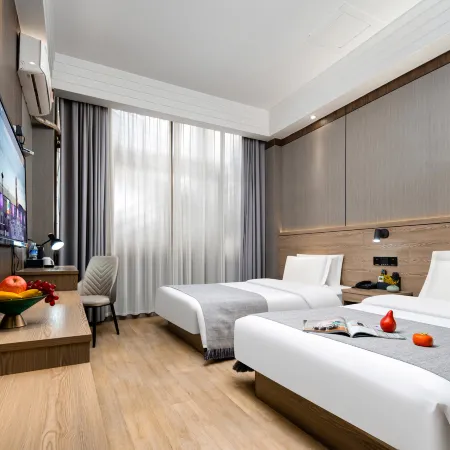 Elong Anyun Hotel (Weihui Medical College First Affiliated Hospital)