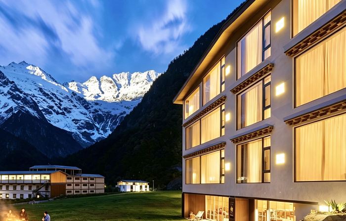 Yubeng Manshan MANSHAN · Golden Snow Bonfire Private Hot Spring Manor