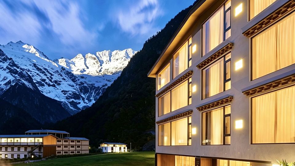 Manshan MANSHAN · Golden Snow Bonfire Private Hot Spring Manor(Yubeng)