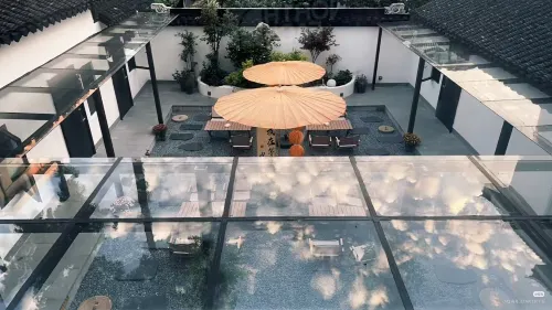 The hidden wood - parking