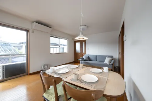 Dazaifu Tenmangu 5-min walk・Conv. store 1 min｜Quiet residential flat｜2-5 guests, free parking - Bãi đậu xe