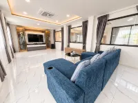 TATA 7BR Private Pool Villa Pattaya - جديد