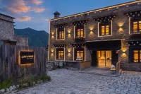 Yading Lanyond Hotel - 2-Star