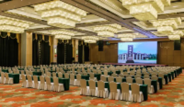 龍湖假日飯店B座