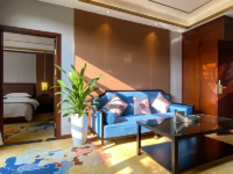 Gold Phoenix Hotel Hotels in Lipu