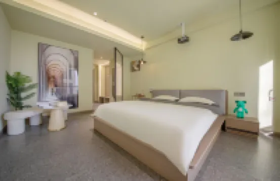 Courtesy Apartment (Jinyang Lake Park Store)