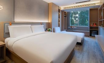 Yiwang Hotel (Shuangyu Passenger Transport Center Wenjin Road)