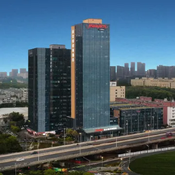 Hampton by Hilton  Shenzhen Longhua Qinghu Отели рядом с достопримечательностью «Штаб-квартира компании Huawei»
