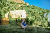 wake in wave Xiahe Grottoes 주변 호텔