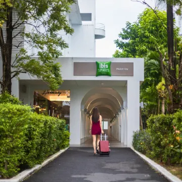 Ibis Styles Phuket City Отели рядом с достопримечательностью «Прогулочная улица Пхукета»