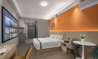 Kangaroo Hotel (Changsha Yanghu Wetland Park South Gate)